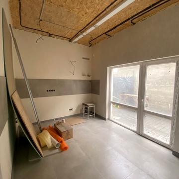 Литовська вул., 8