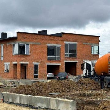 Наварійська вул., 4