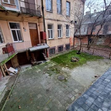 Шолом-Алейхема вул., 18