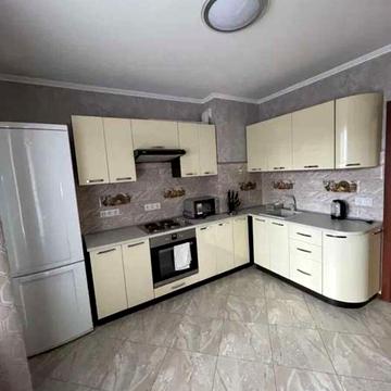 Ясинуватський пров., 11