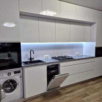 Героїв Крут вул. (Комунарів), 4/1б