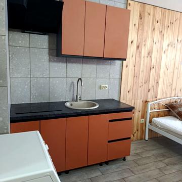 Машинобудівників вул., 1