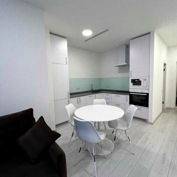 Січеславська Набережна вул., 45