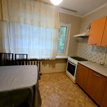 Європейського Союзу просп. (Правди), 37-А