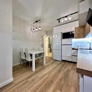 Героїв Харкова просп. (Московський), 162