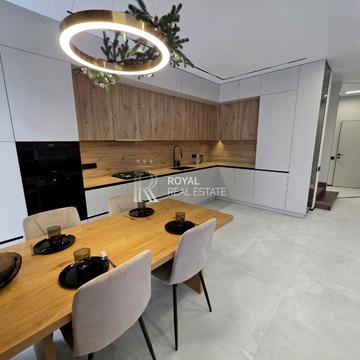 Райдужна вул., 30