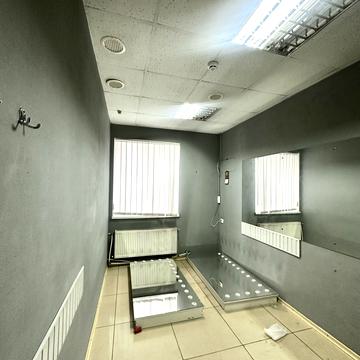 Покровська вул., 82