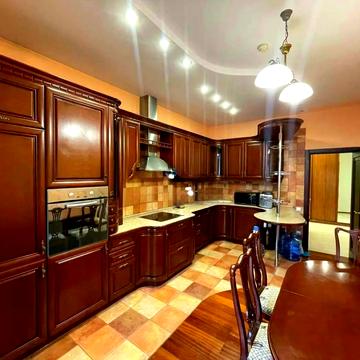 Василя Тютюнника вул. (Анрі Барбюса), 5-В