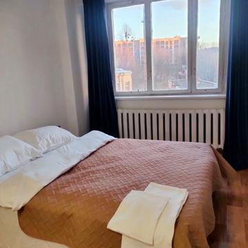 Максима Рильського вул., 12