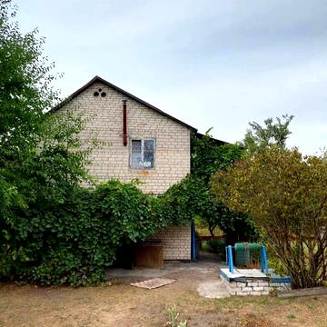 Центральна, 1