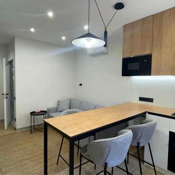 Запорізьке шосе, (Будинок 13)