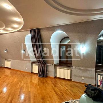 Чеховський пров., 8