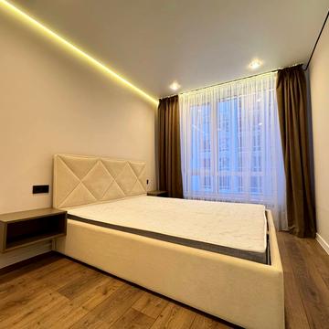 Романа Левицького вул., 4