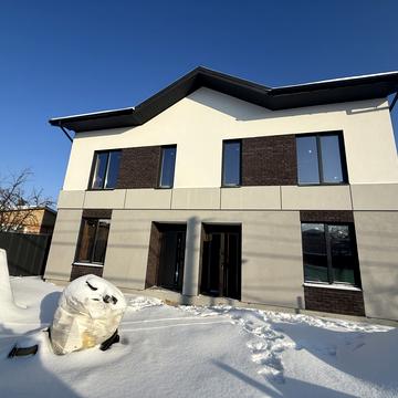 Українська вул., 44