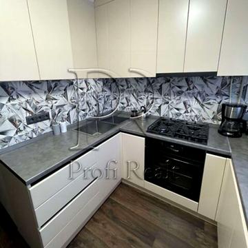 Володимира Івасюка просп. (Героїв Сталінграду), 9