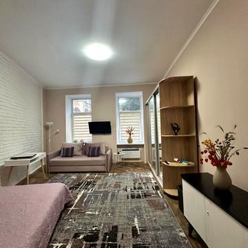 Дениса Лукіяновича вул., 18