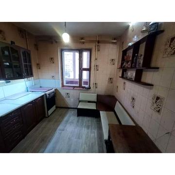 Каштанова вул., 13