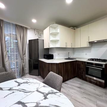 Вячеслава Чорновола просп. (), 16е