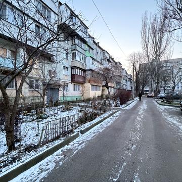 Радісна вул., 21