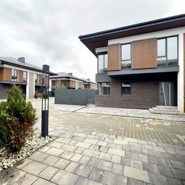 Полтавська вул.