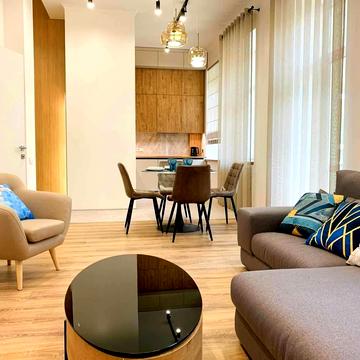 Михайлівська вул., 21