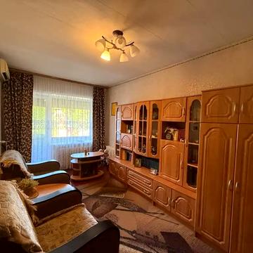 Василя Симоненка вул. (Таманська), 1