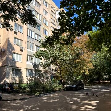 Жоліо Кюрі вул., 62