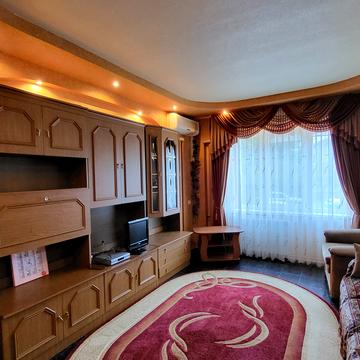 Хорольська вул., 5