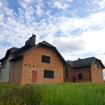 8 березня, 111