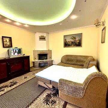 Угорська вул.