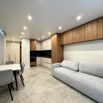 Героїв Миколаєва вул., (Будинок 6)