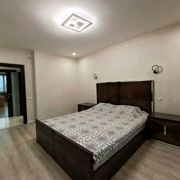 Бориса Гмирі вул., 2