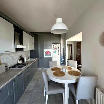 Гетьмана Івана Мазепи вул. (Топольна), 1