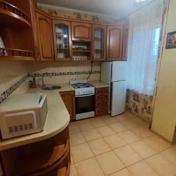 Воскресенська вул., 13-Б