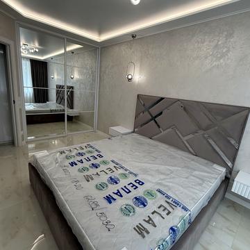 Івана Франка вул., 8/1