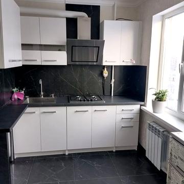 Володимира Івасюка просп. (Героїв Сталінграду), 44