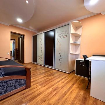 Авраама Лінкольна вул. (Димитрова), 39