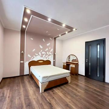 Євгена Коновальця вул., 124А