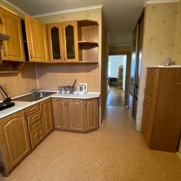 Варшавська вул., 68