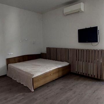 Кричевського вул., 42