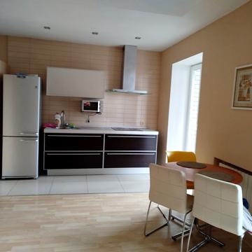 Академіка Янгеля вул., 22