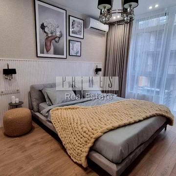 Джона Маккейна вул. (Івана Кудрі), 1