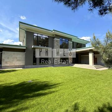 Центральна вул., 1