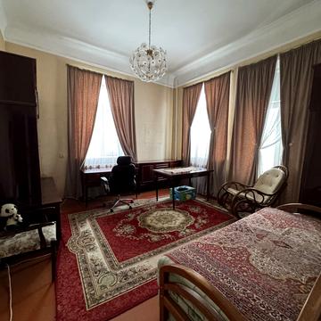 Гетьмана Івана Мазепи вул., 1