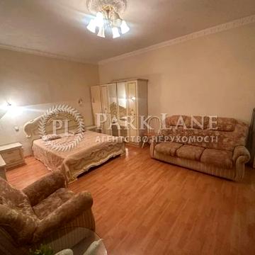 Володимирська вул., 37