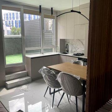 Центральна вул., 19