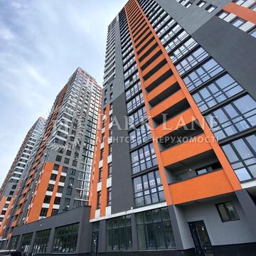 Миколи Гулака вул., 4