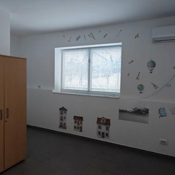 Андрія Сахарова вул., 10-Б