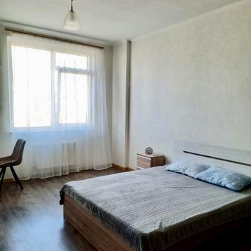 Перлинна вул., 1