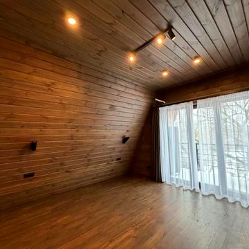 Центральна вул.